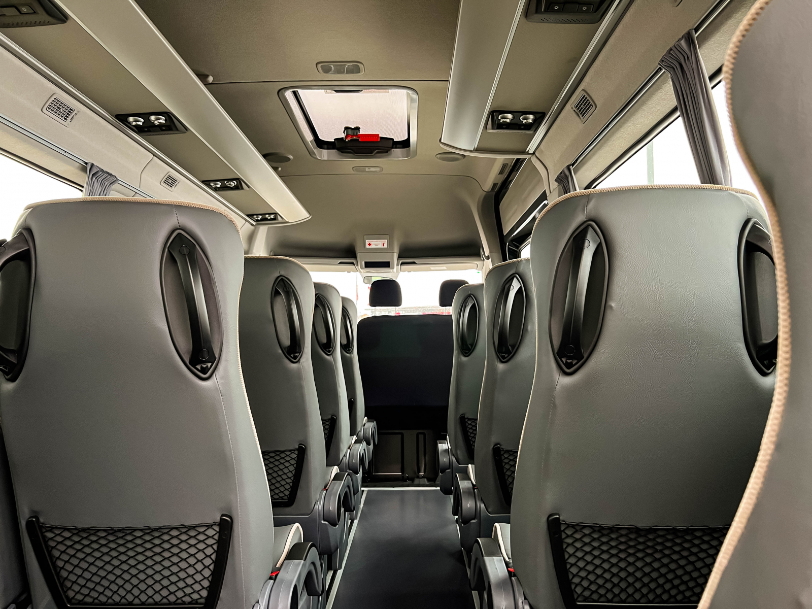 Hyundai H350 – мікроавтобус для комфортабельних пасажирських перевезень в наявності у автосалоні! | Техноцентр «Навигатор» - фото 10